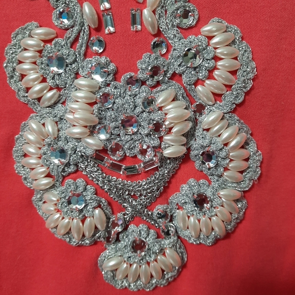 Quaker Factory Women's Top Coral White Silver Embellished Neckline 3/4 Sleeve L - Picture 3 of 10